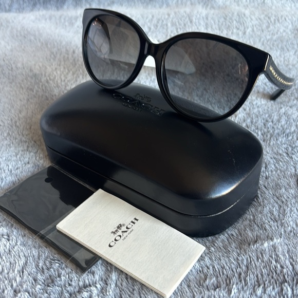 COACH 55mm Gradient Round Sunglasses HC8321 in Black NWT - Picture 3 of 8